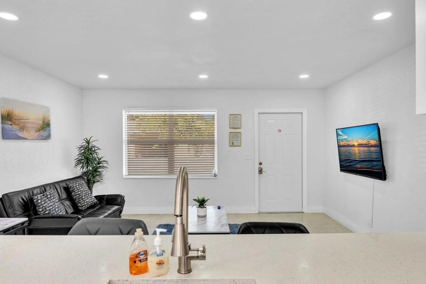 2 Bdrm Modern House Mins From Beach & Casino Hb1 Plaja Hallandale Exterior foto